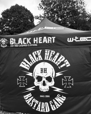 Holíšov US cars dojdi na čumendu a nakoupit ohoz🤘#uscars #oblečení #hotrod #chopper #pinupstyle #streetwear #musclecars...